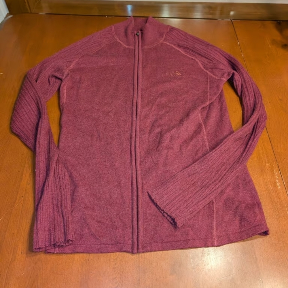 The North Face Women's Sweater in Burgundy